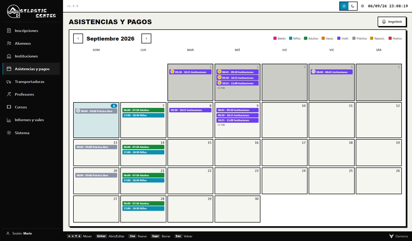 El calendario del mes: clases por franja, festivos que se saltan solos y colores que dicen qué falta por llamar.